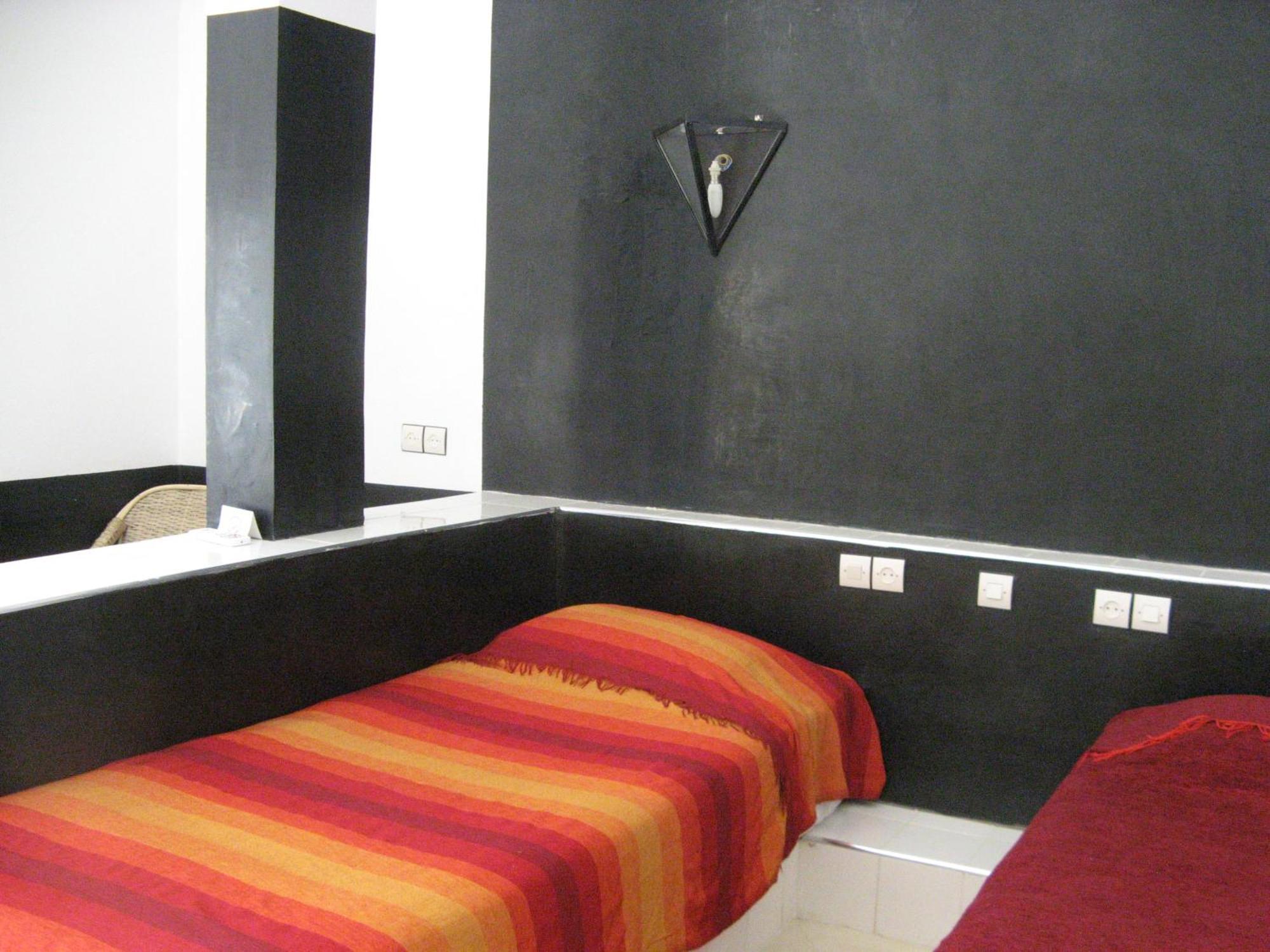 Tinit Hotel *
